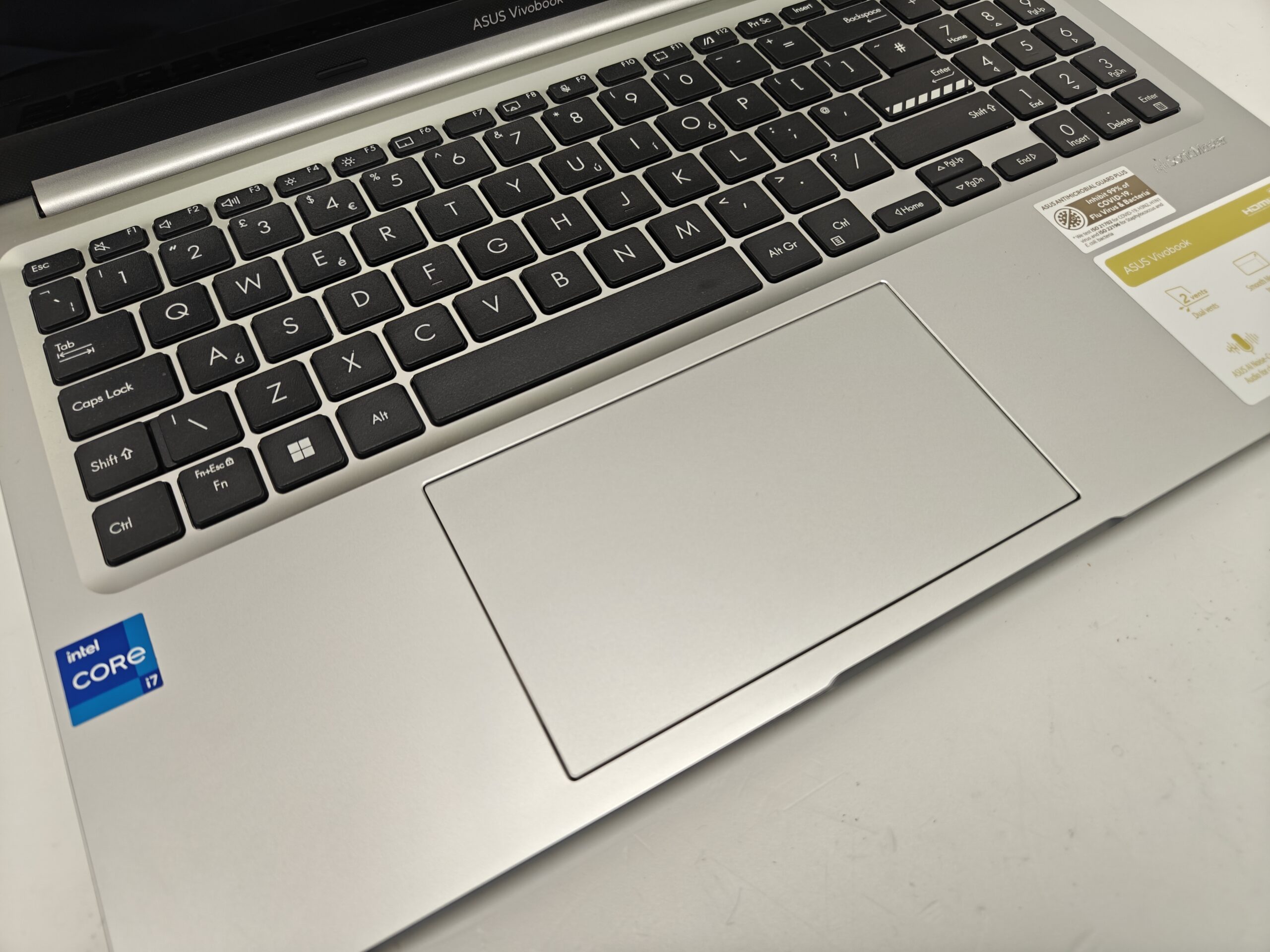 ASUS Laptop VivoBook X1505VA i7 13620H OLED 16gb 1tb - Image 3