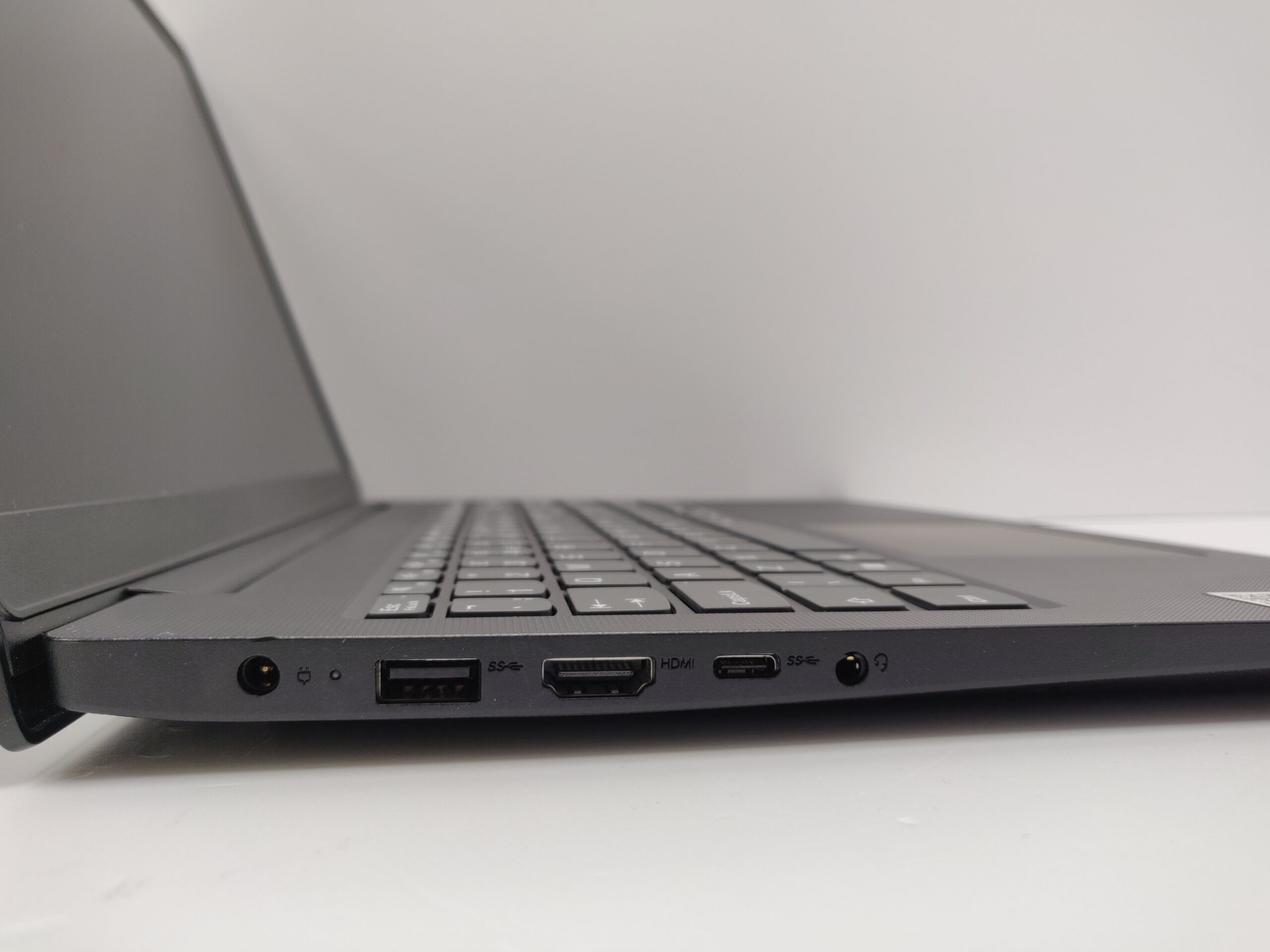 Lenovo V15 G2 i5 1135G7 8GB 512GB Full HD Windows 11 - Image 5